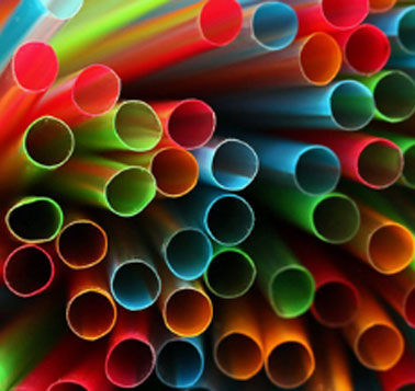 تُعرف آلات القولبة بالحقن أيضًا باسم آلات القولبة بالحقن أو آلات الحقن